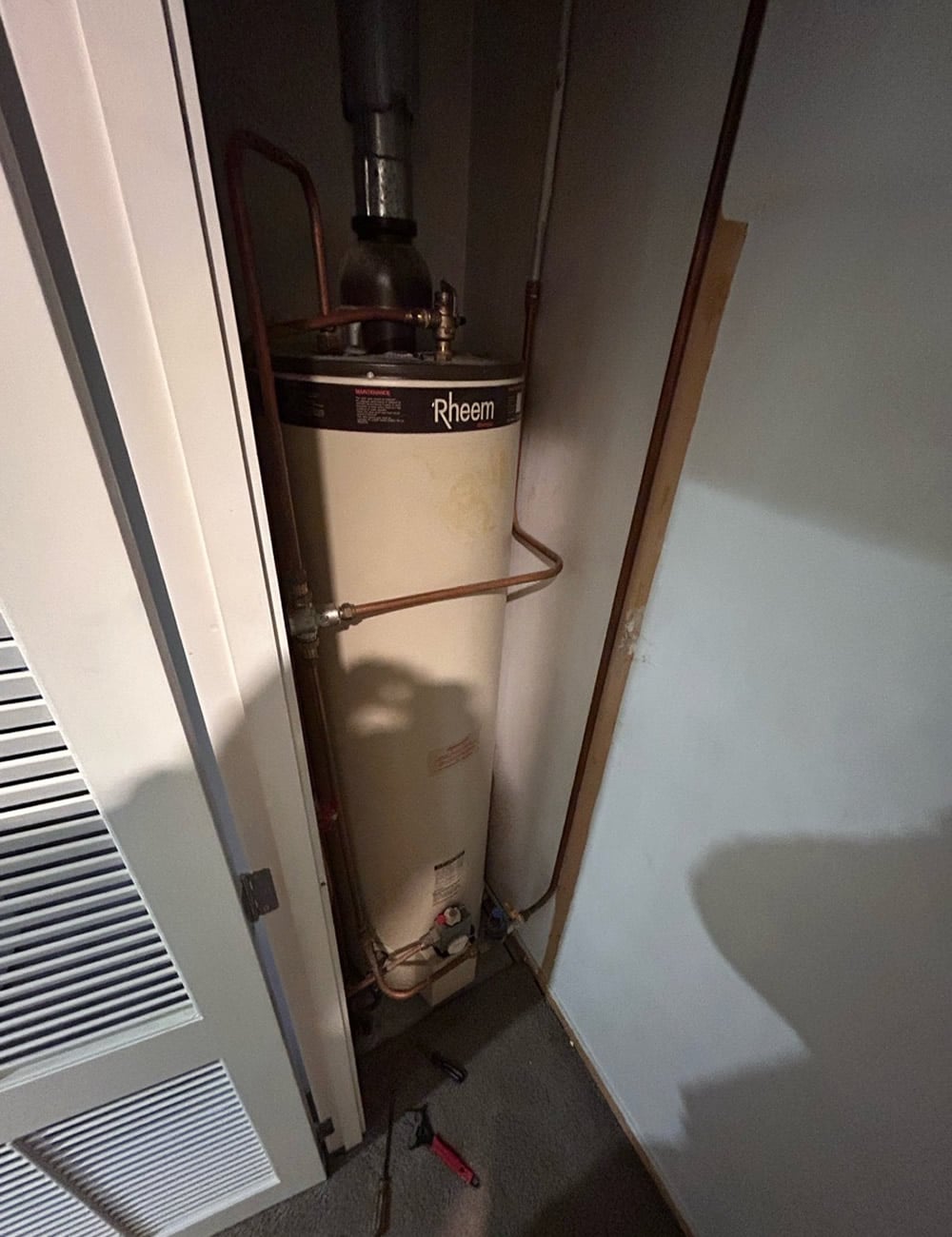 Old leaking internal cylinder